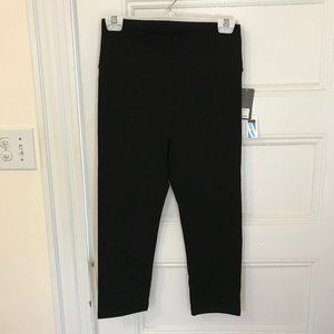 🖤 Old Navy NWT Black S Active Capri Yoga Pants 🖤
